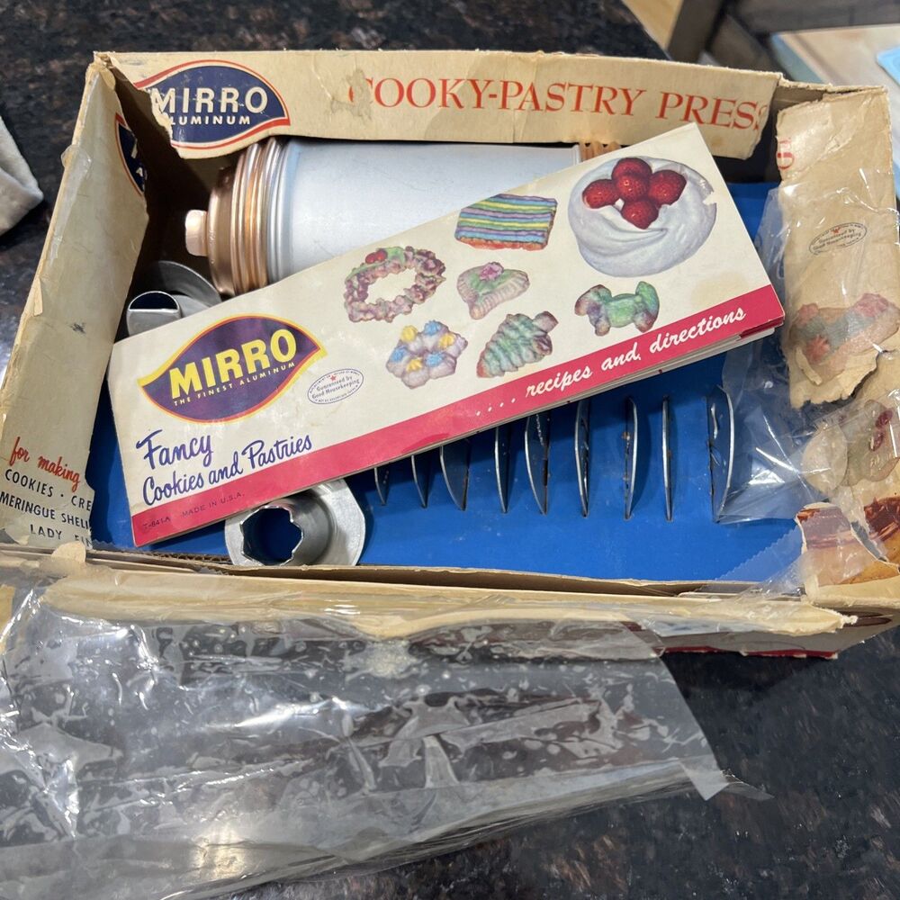 Vintage ︱Mirro Cooky Pastry Press ︱12 discs ︱3 Pastry Tips ︱In Box ︱USA Made︱